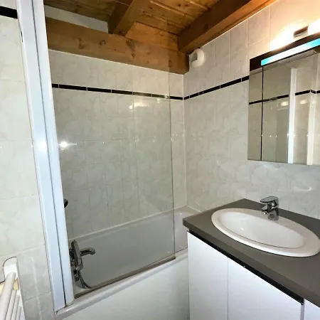 Duplex 8 Pers. Avec Balcon Sud-ouest, Proche Pistes Et Commerces, 4 Chambres, 65m² - Fr-1-452-94